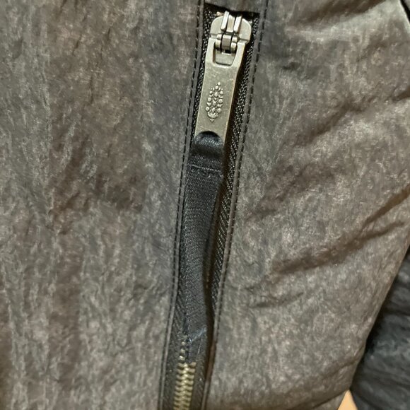 NWT $368 Free People Movement Tricked Out Trek Lightweight Puffer Jacket Grey - Picture 9 of 16